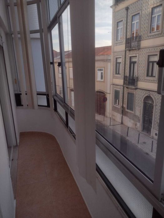 Arrenda-se T2 na Rua da Bela Vista à Graça