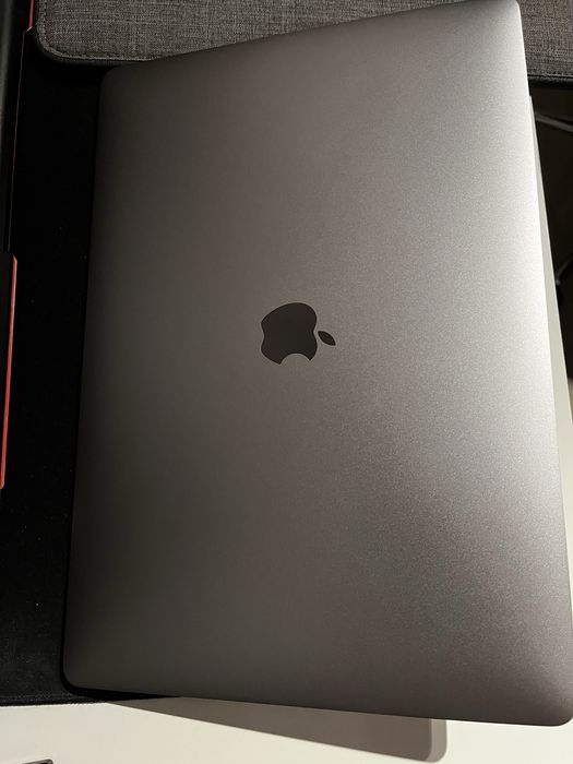 MacBook Pro 15-inch 512GB Intel Core i9 Radeon Pro 560X 32GB RAM