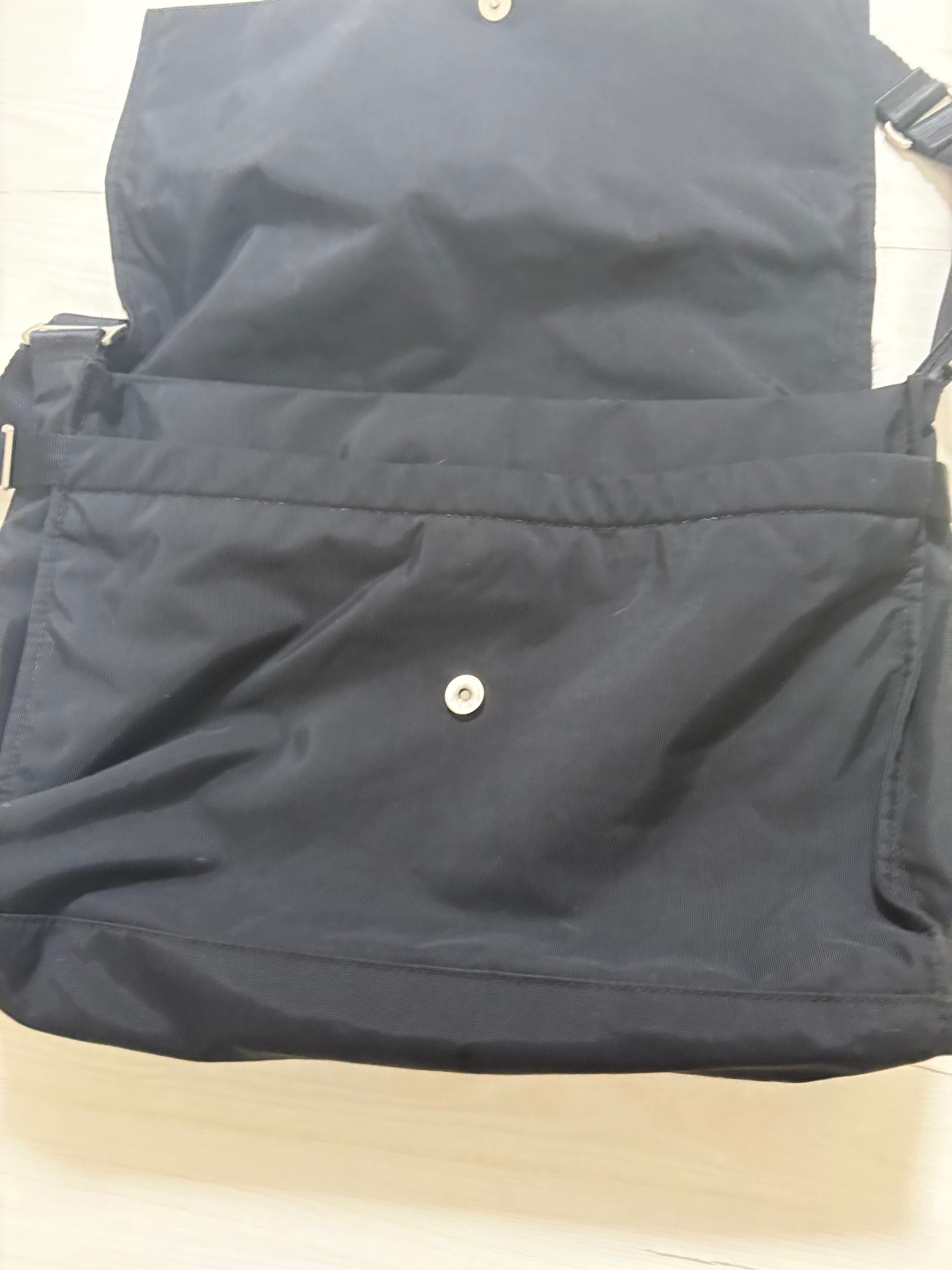 Mala de Ombro Samsonite Preta – Grande e Resistente