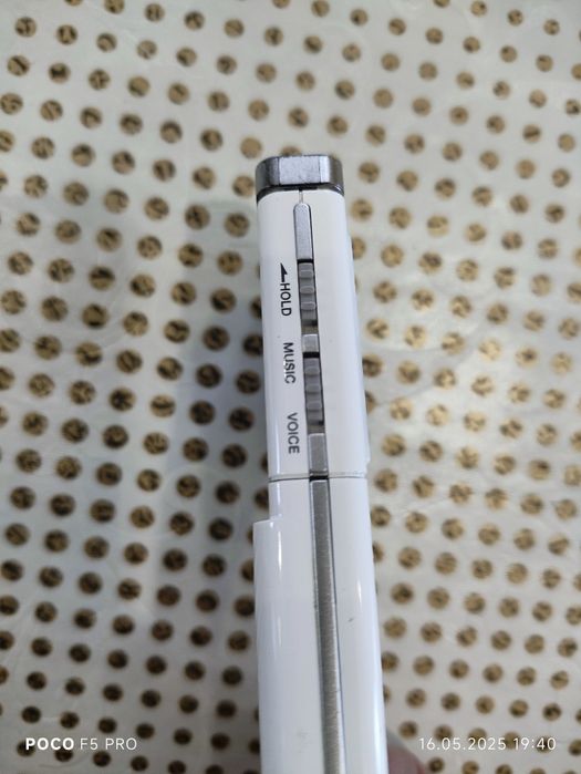 Цифровий диктофон Olympus DS-40/WS-321M 90-х років не вмикається