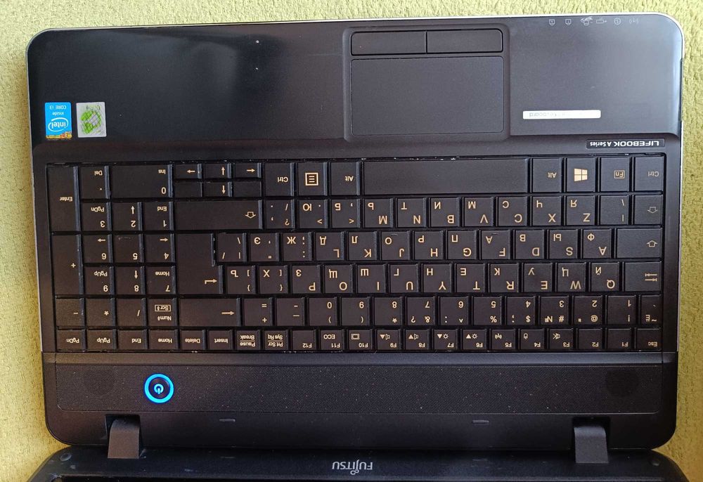 Fujitsu AH512 Intel core i3/ RAM 4gb/HDD 500gb