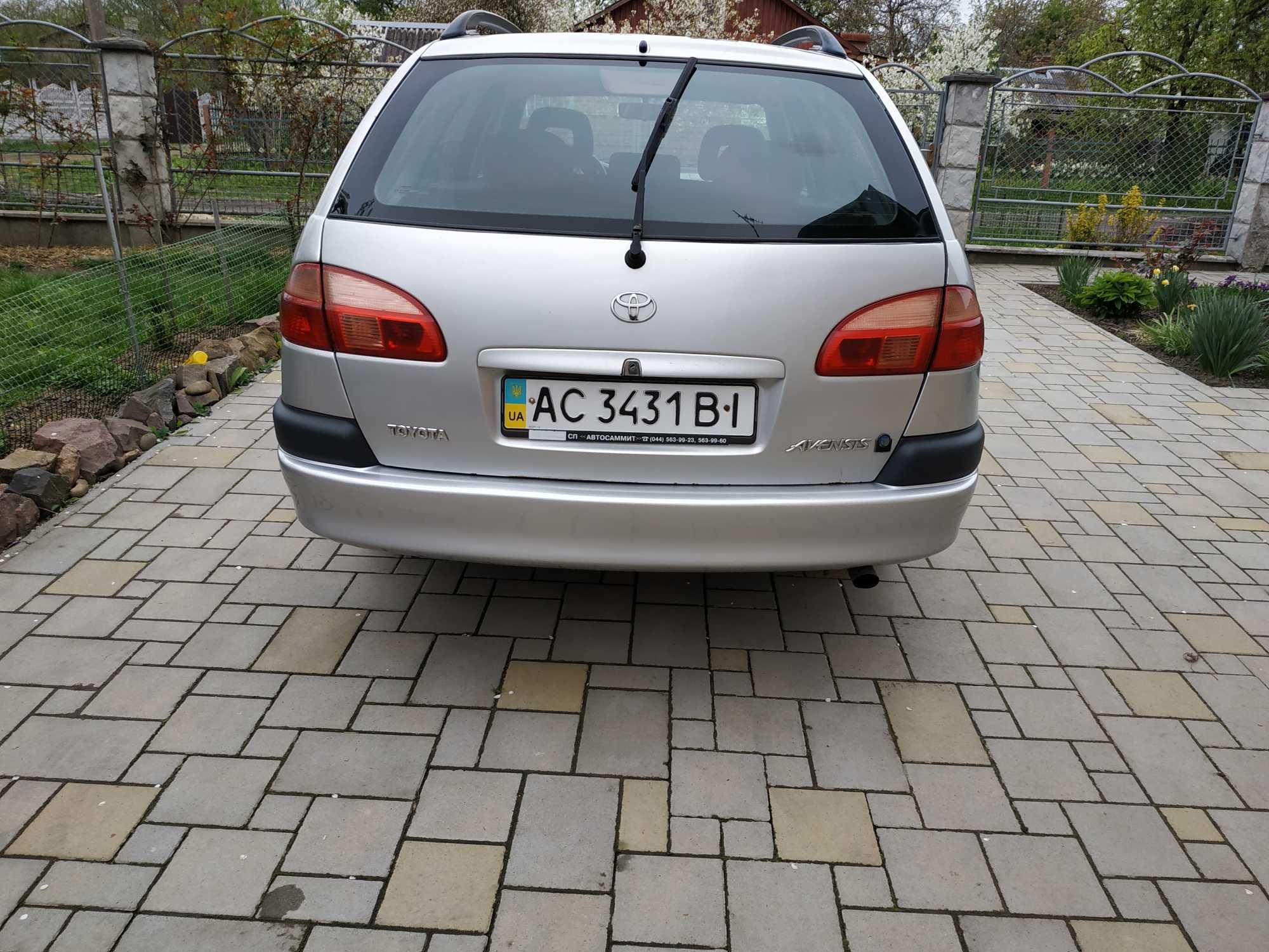 TOYOTA Avensis t22  2001 рік