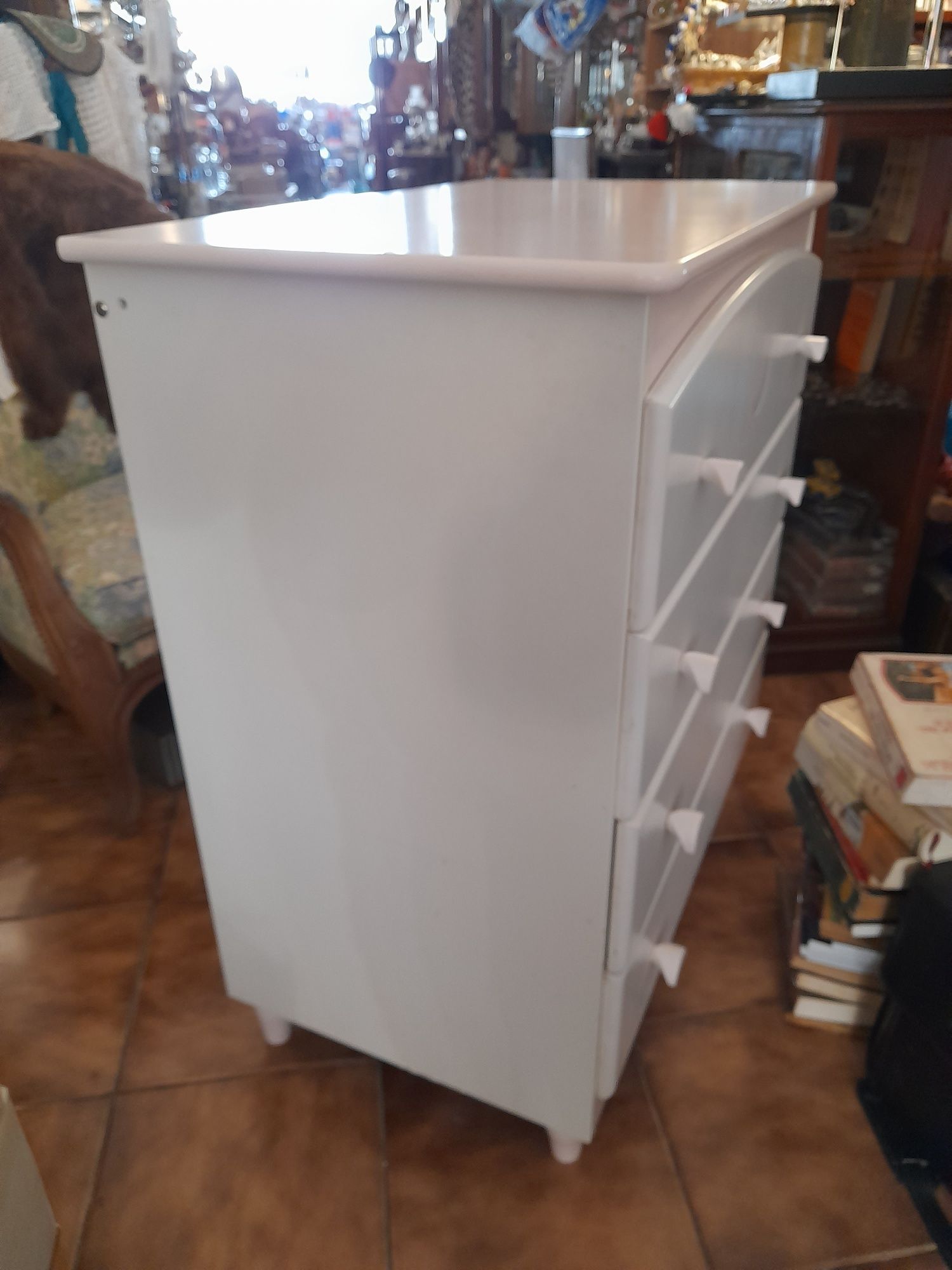 Cómoda Lacada de branco com rosa claro, móvel com gavetas-quarto jovem