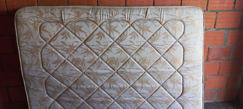 Vendo colchão em bom estado