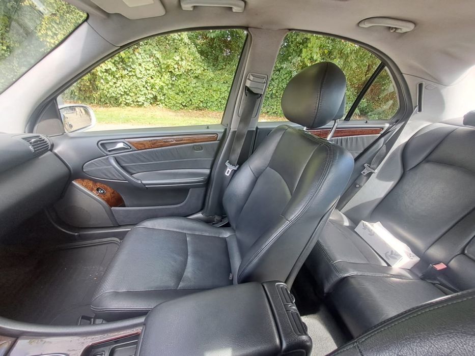 Mercedes C220 impecavel de mecanica, estofos em couro impecaveis