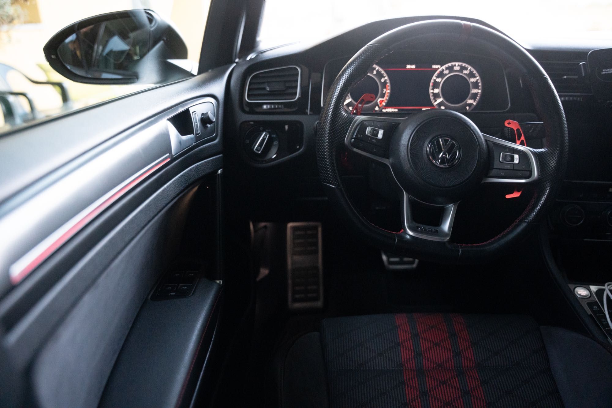 Volkswagen Golf GTI TCR 2.0 TSI DSG 290cv