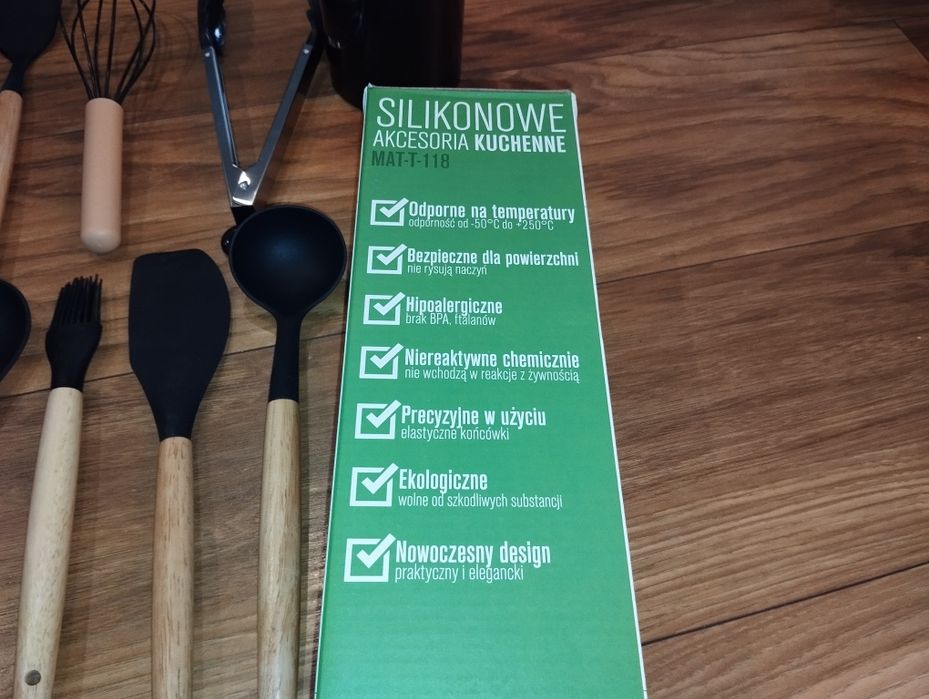 Zestaw przyborów kuchennych