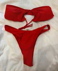 Nowy czerwony strój kąpielowy