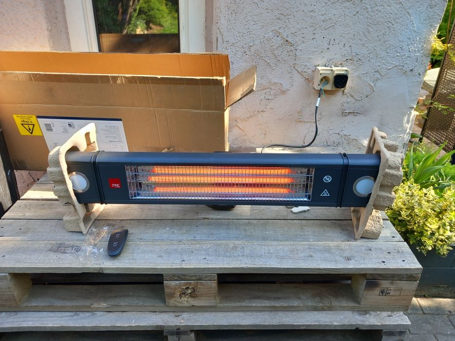 Ogrzewacz tarasowy ścienny 1,8 kW LED 1800W