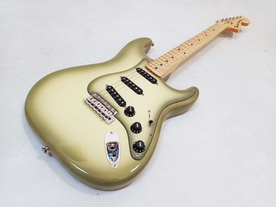 Fender Stratocaster Antigua - Limited Edition 2012