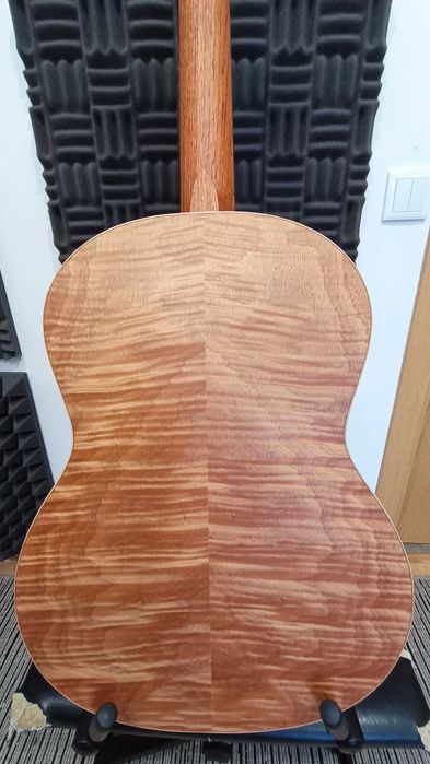 Guitarra "La Mancha" modelo "Rubi SMX" (Nova)