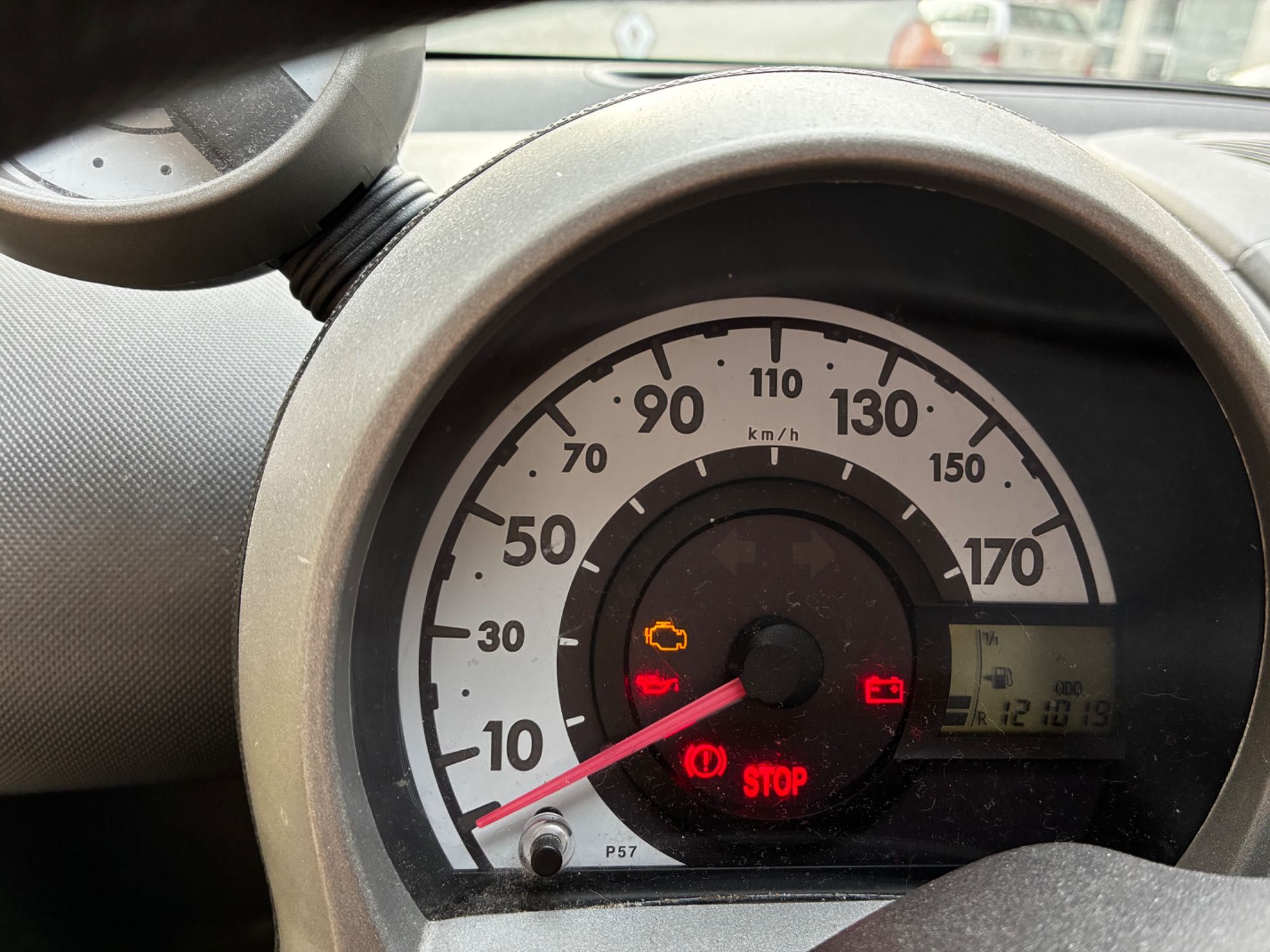 *RESERVADO*.  Citroen C1 amarelo a gasolina