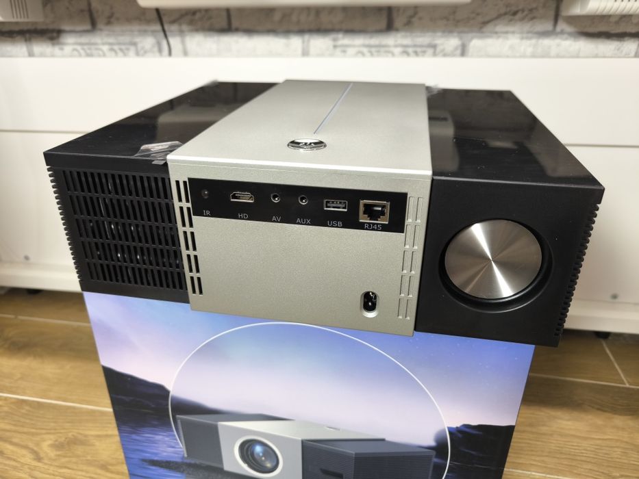 Проектор Touyinger Q11W Ultra Full HD Android 2000Ansi