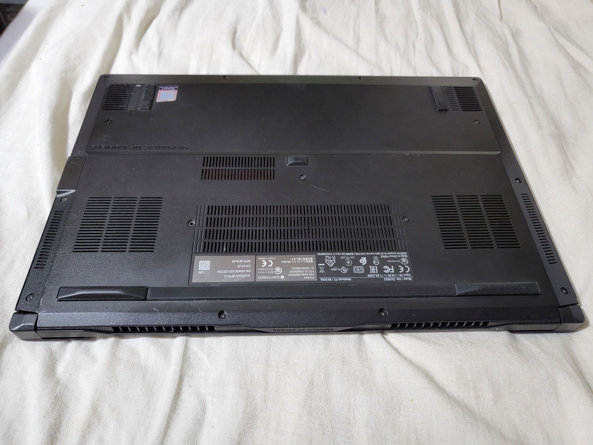 Asus ROG Zephyrus M15 GU502G i7-9750H/16GB/512GB SSD/RTX 2060 6Gb