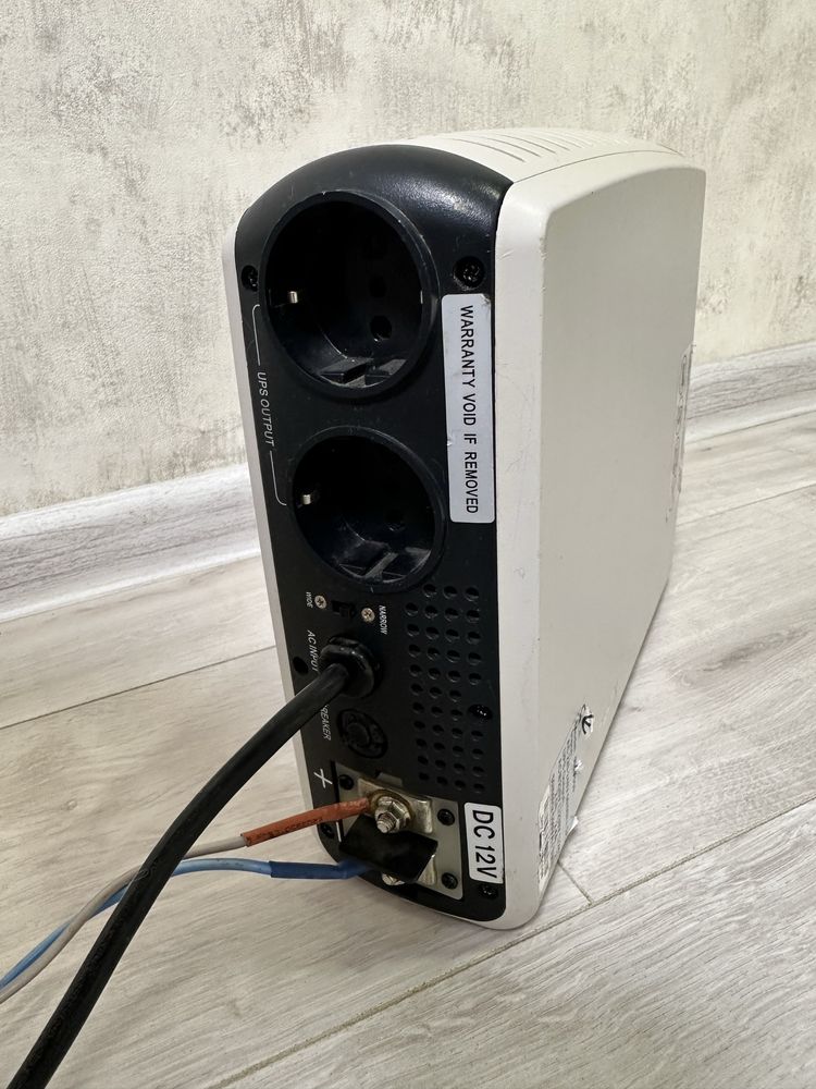 Инвертор Powercom ICH-550 (550ВА/330Вт) 12 вольт