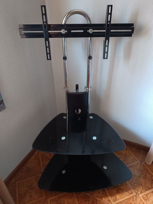 Movel de tv com duas prateleiras em vidro