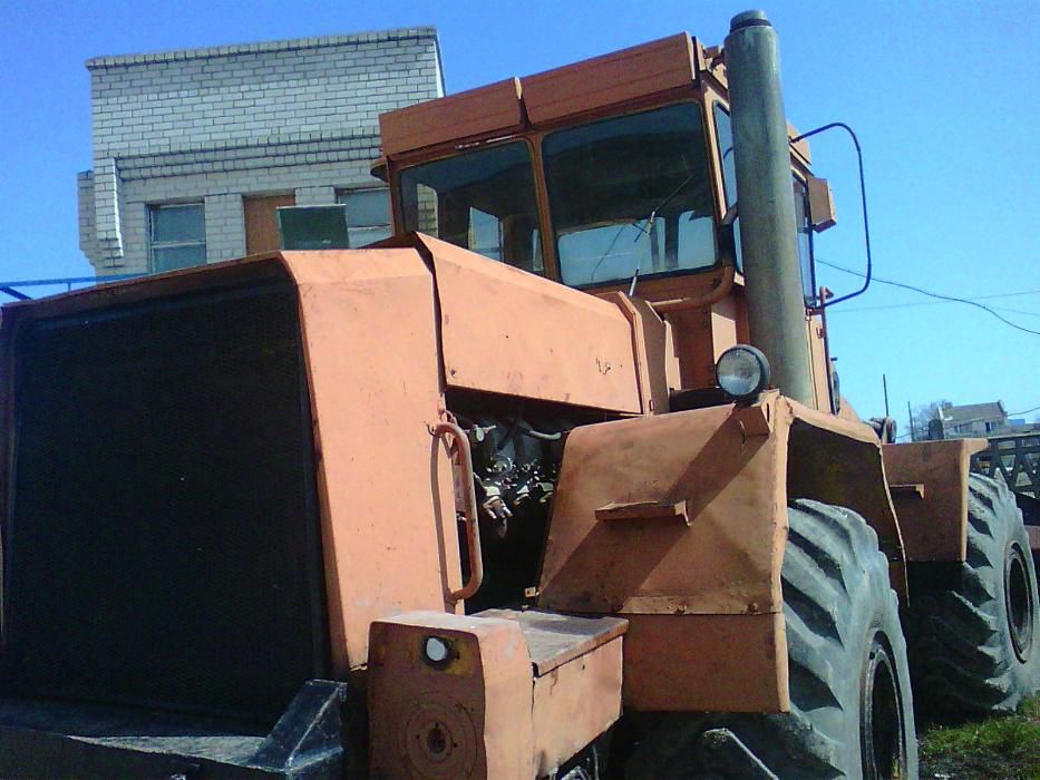 Продам погрузчик  К702 М