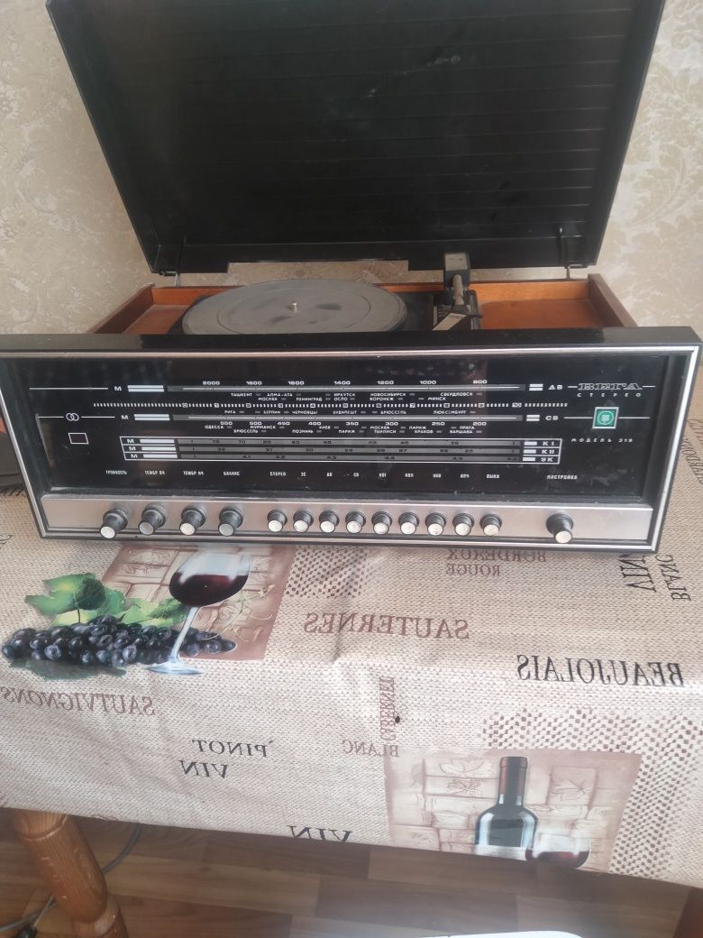 Радіола  Вега  модель 319