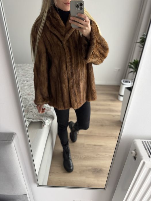 Eleganckie futro z naturalnej norki – klasyczny krój, ciepły brąz