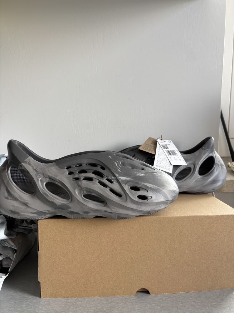 Buty Klapki Adidas Yeezy Foam RNNR Mx Granite 47