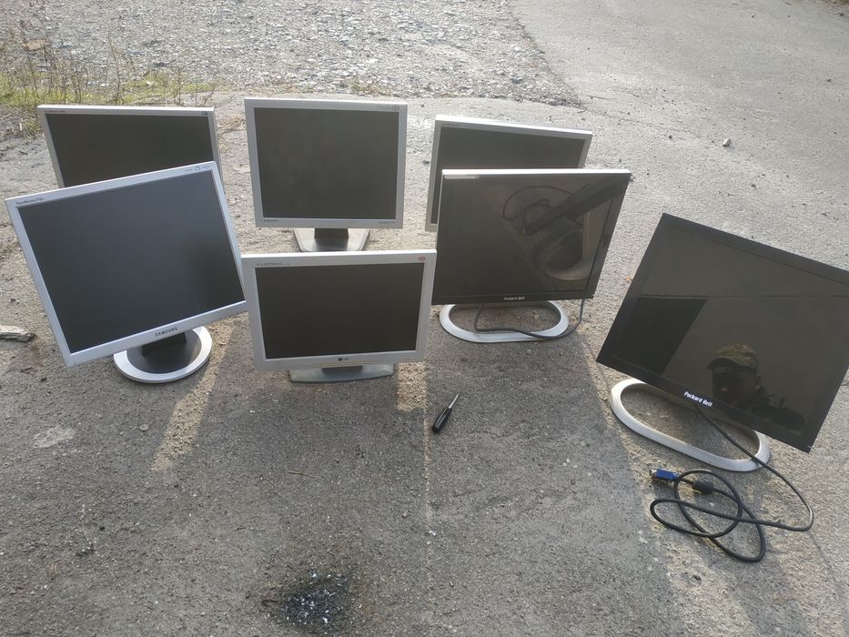 Продам  монітори