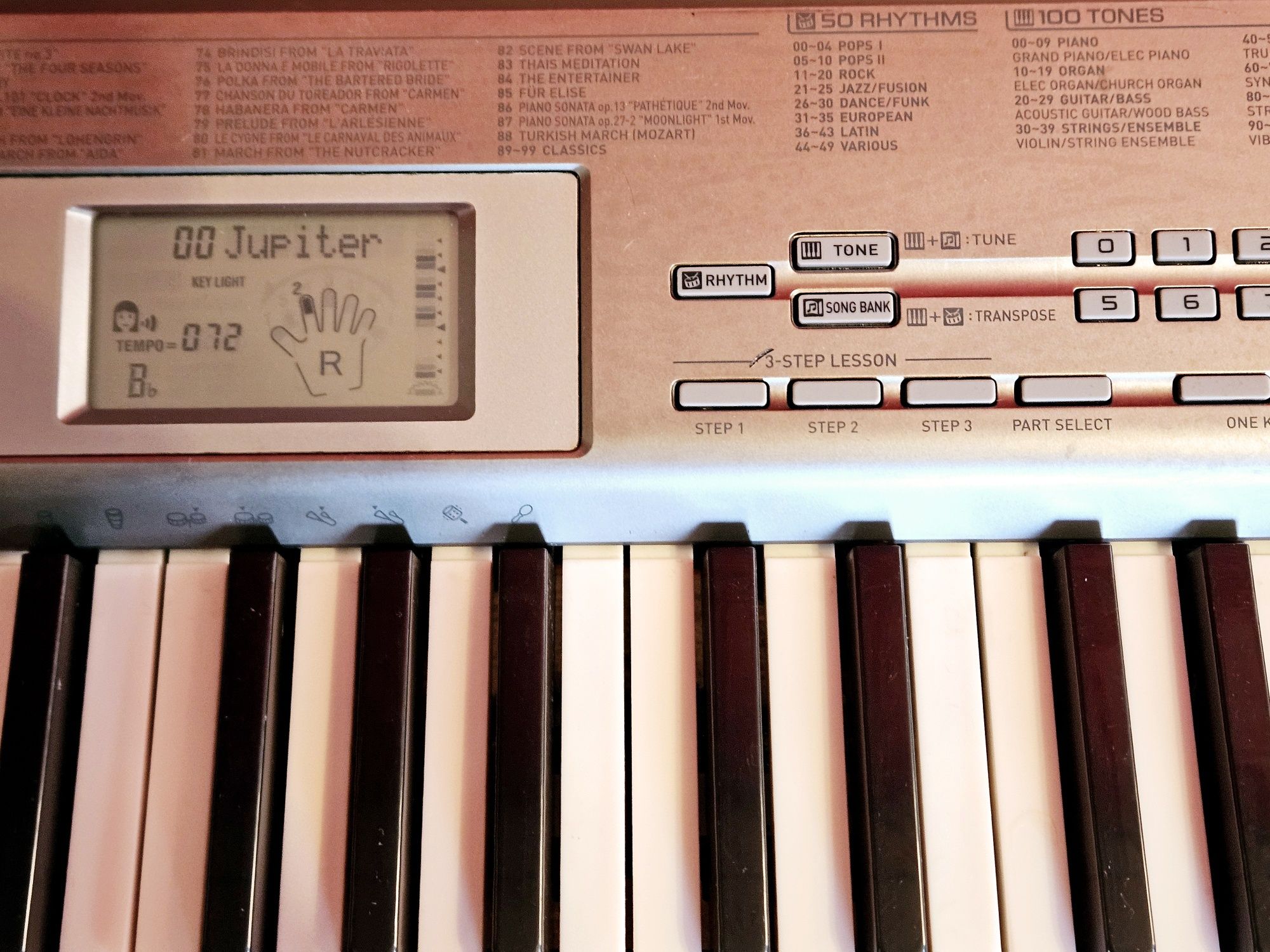 Keyboard Casio z podświetlanymi klawiszami