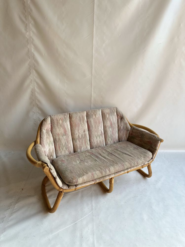 Zestaw mebli - sofa i stolik