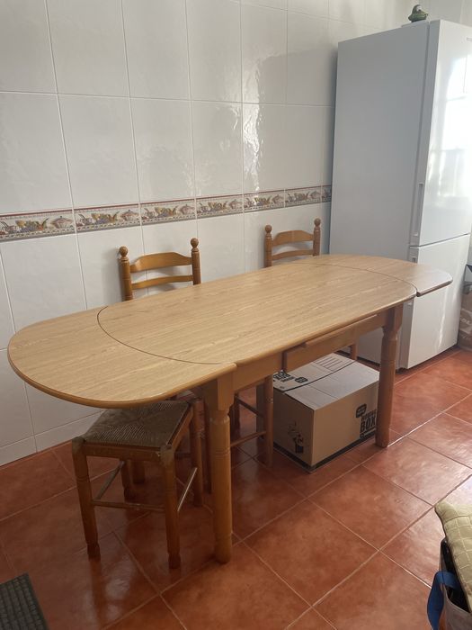 Mesa c/ 2 cadeiras