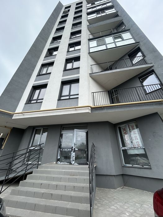 Від власника. Продаж комерційного приміщення в новобудові  вул.Довга