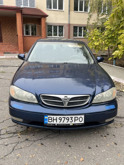Ниссан Максима.