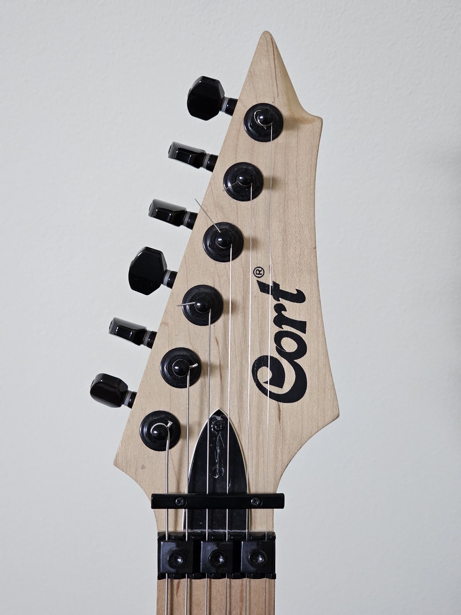Gitara elektryczna Cort X300 Tremolo Floyd Rose