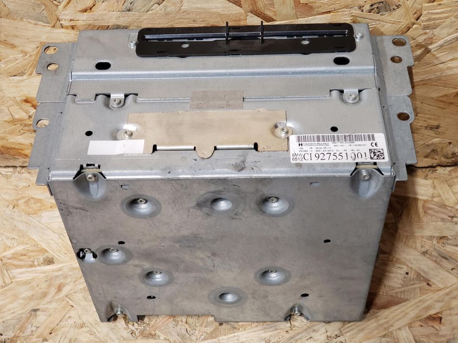 Автомобильный информационно-развлекательный компьютер DAB разборка