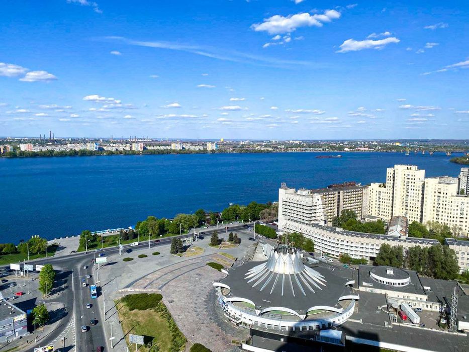 Мост сити. - Сдам 2 кв в Центре. Набережная. Посуточно.