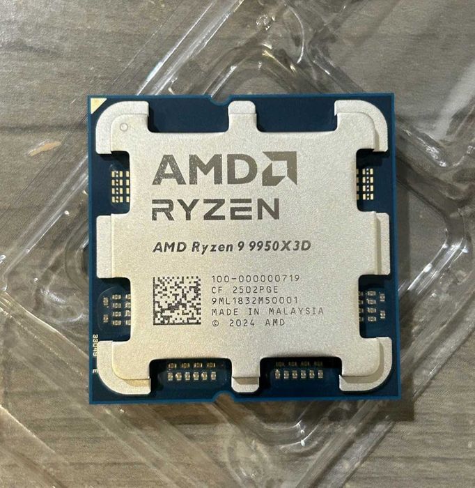 Процесор AMD Ryzen 9 9950X3D состояние отличное, работает идеально.