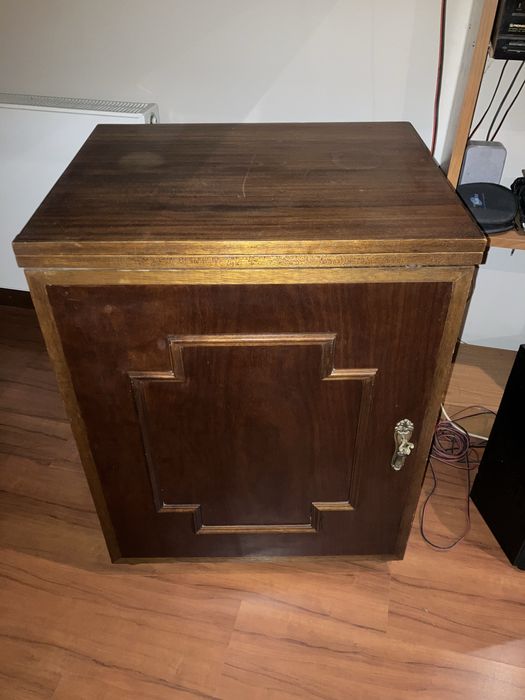 Maquina de costura antiga SINGER com armário