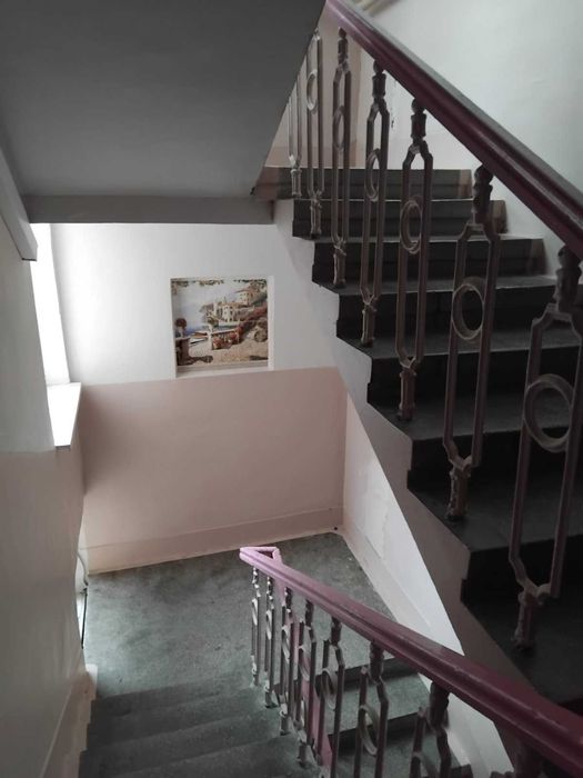 Оренда в центрі 2-х  квартири з студією-кухнею