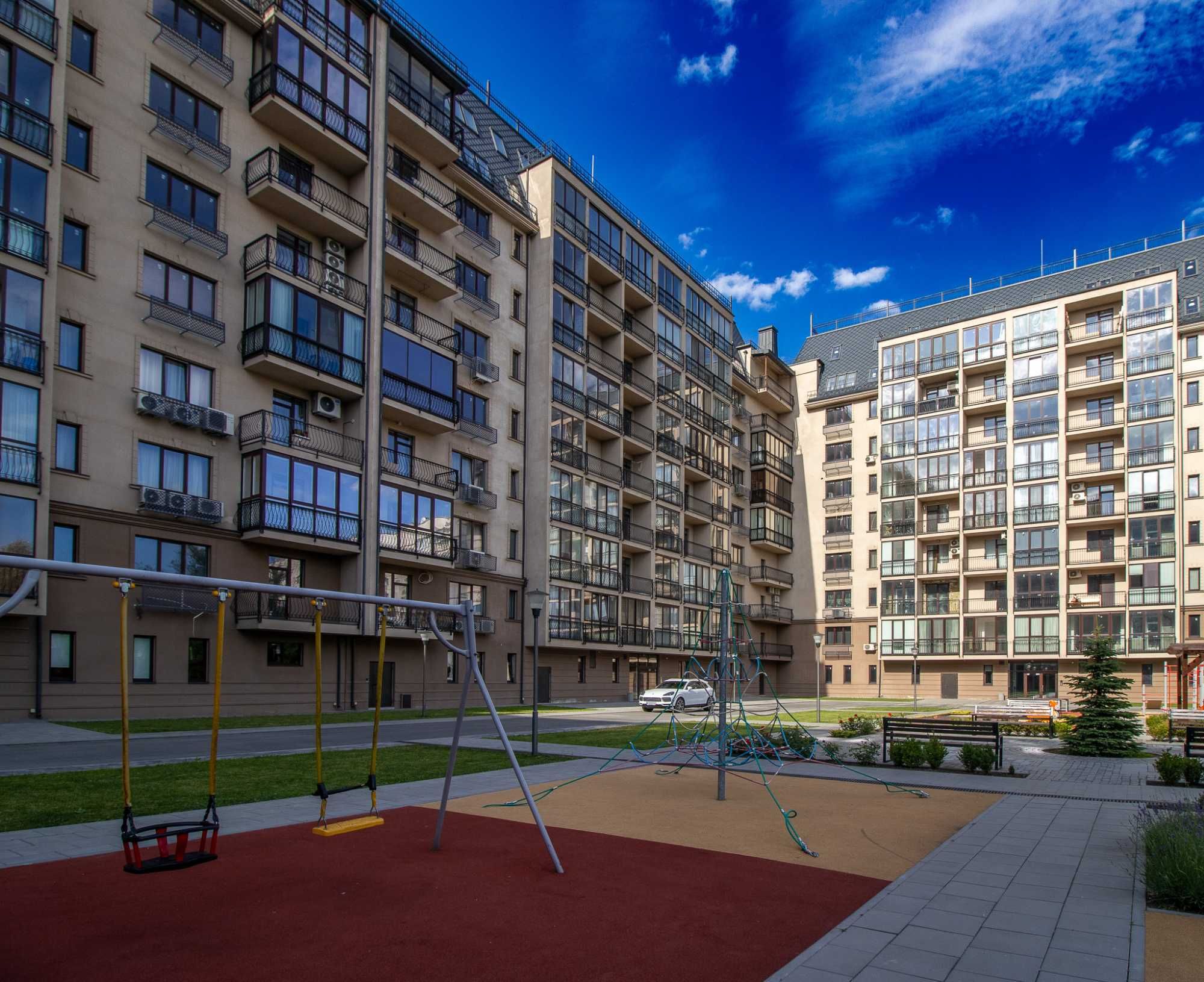 Продам 4-комн. квартиру с евроремонтом в ЖК Резиденция 140 кв. м