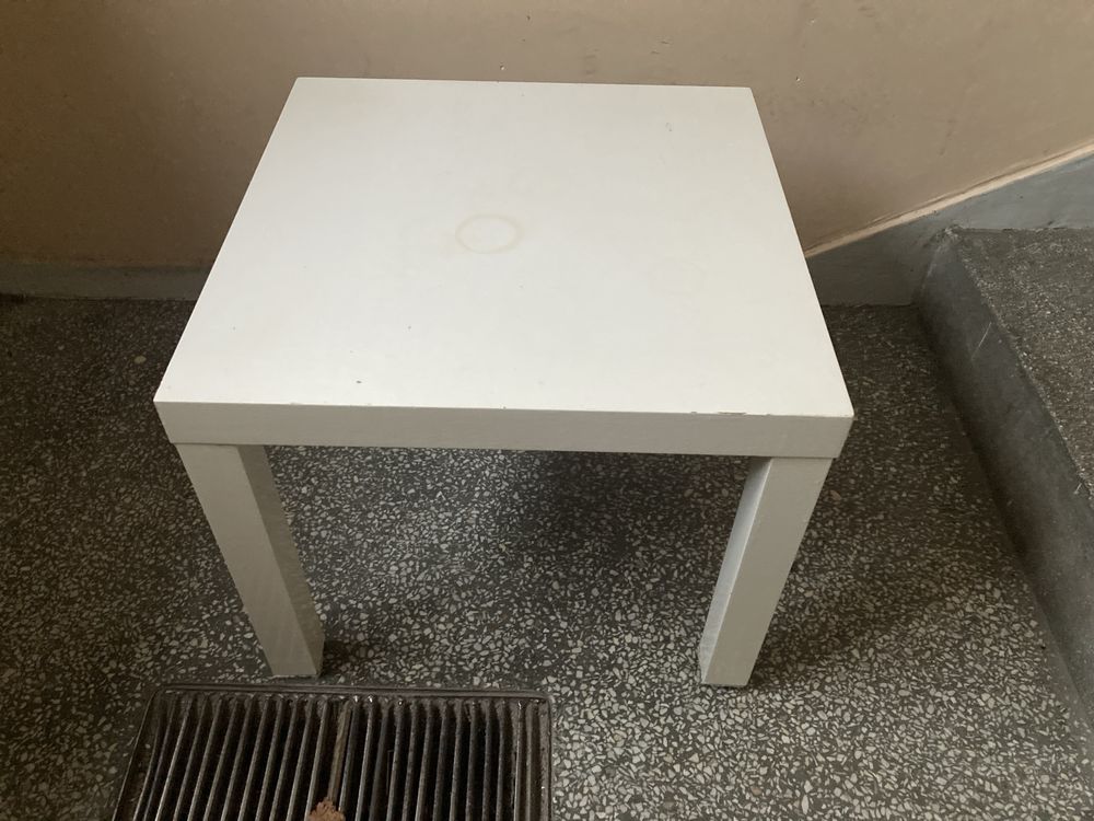 Stolik bialy IKEA z Filcami