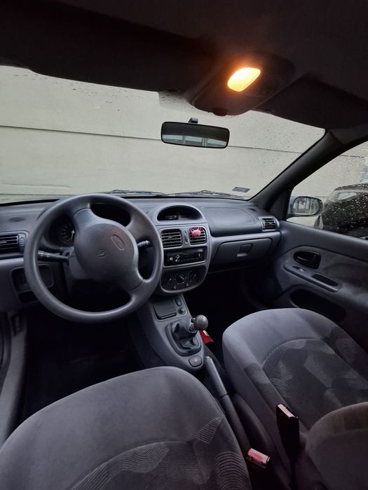 Renault Clio. Idealny na miasto. Tani w utrzymaniu, przegląd do 2026.