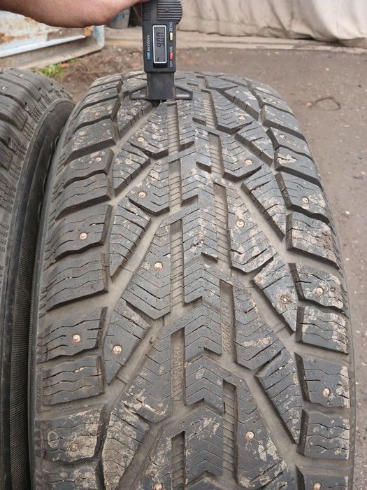 Зимние шины в шипе 265.65R17 2023года выпуска