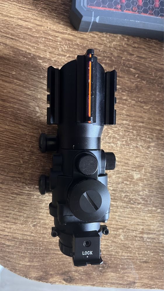 Прицел 4*32 Compact Scope с открытыми прицельными.