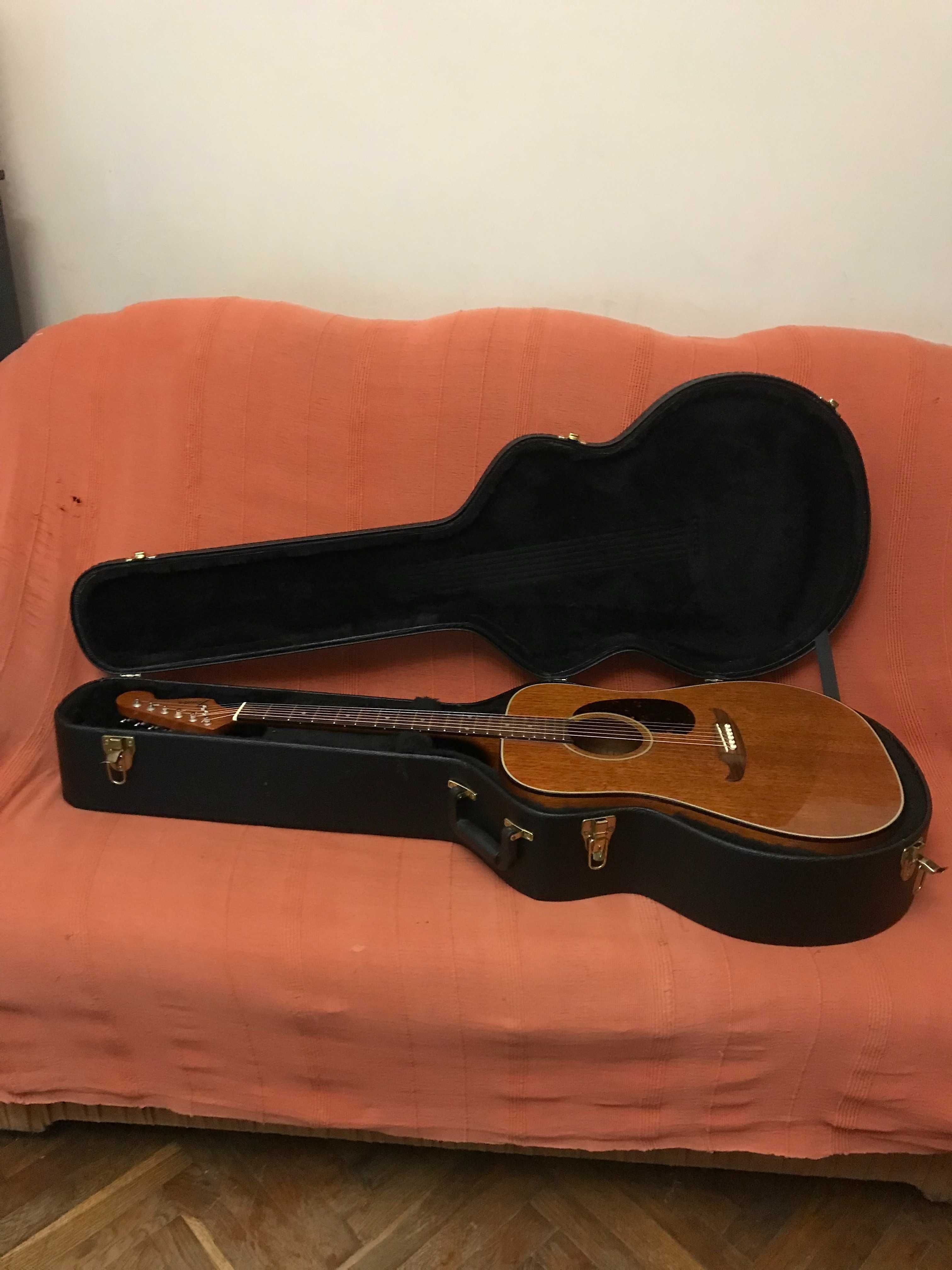 FENDER  NEWPORTER  акустическая коллекционная гитара в жестком кейсе