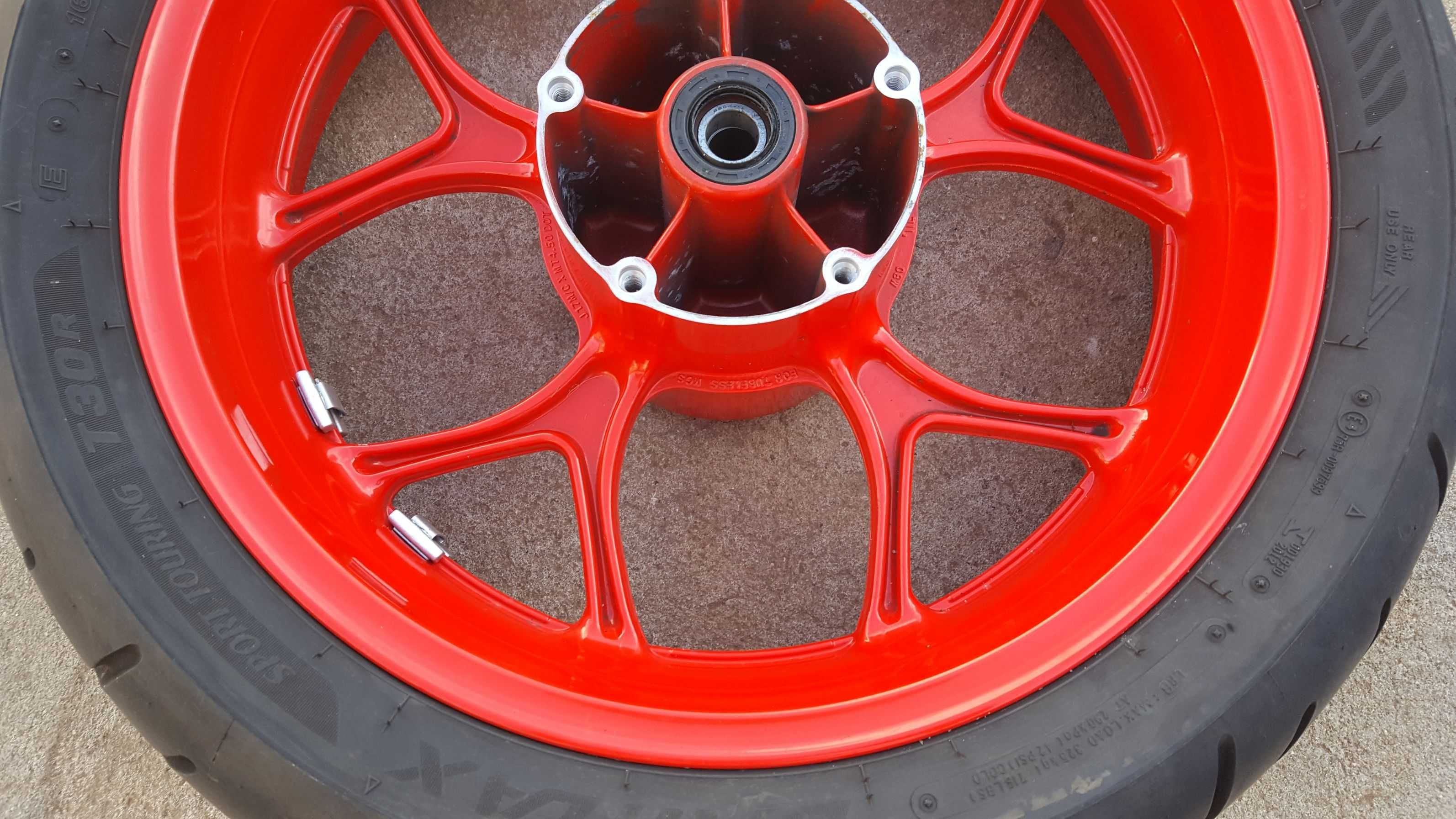 Felga kolo NC750 nc750s 2016- ladne  proste  bez  uszkodzen tyl tylne