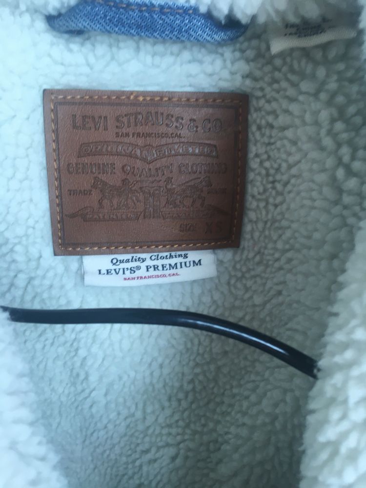 Levis шерпа нова