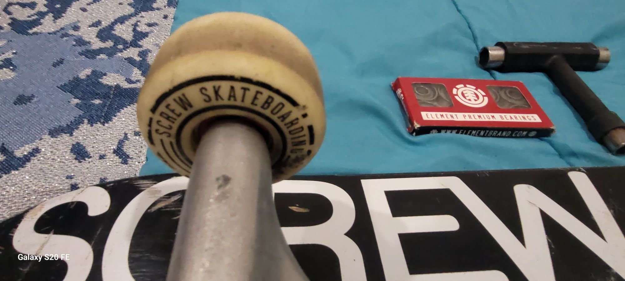 Skate SCREW (8.25)