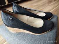 Nowe buty na koturnie