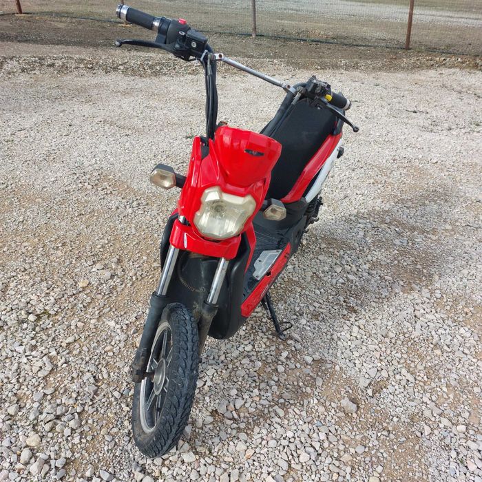 Mota Elétrica Scooter 45km autonomia