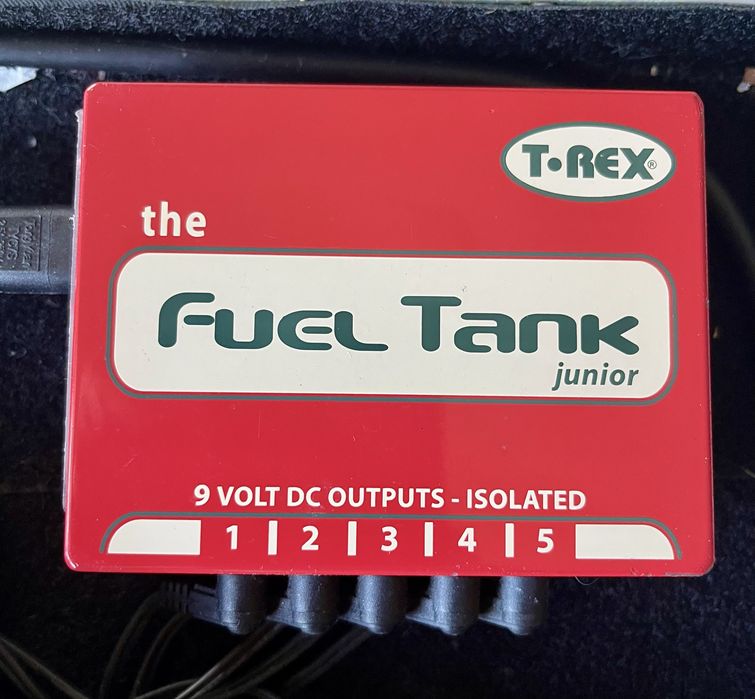 Pedal BOSS CS-3 e Fonte de Alimentação