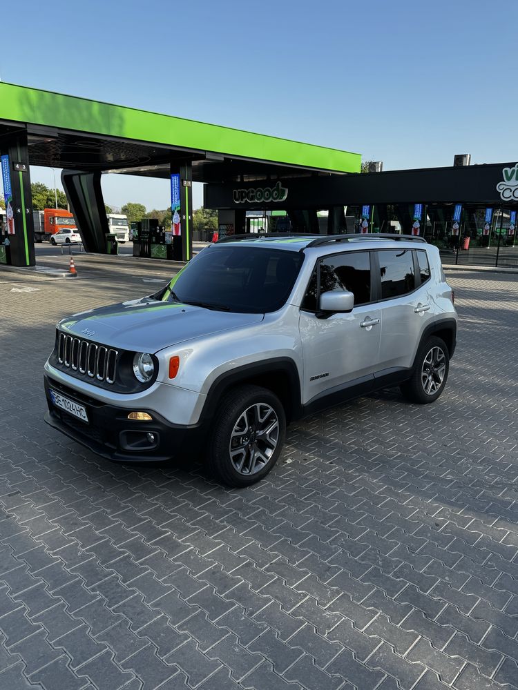 Продаю jeep renegade