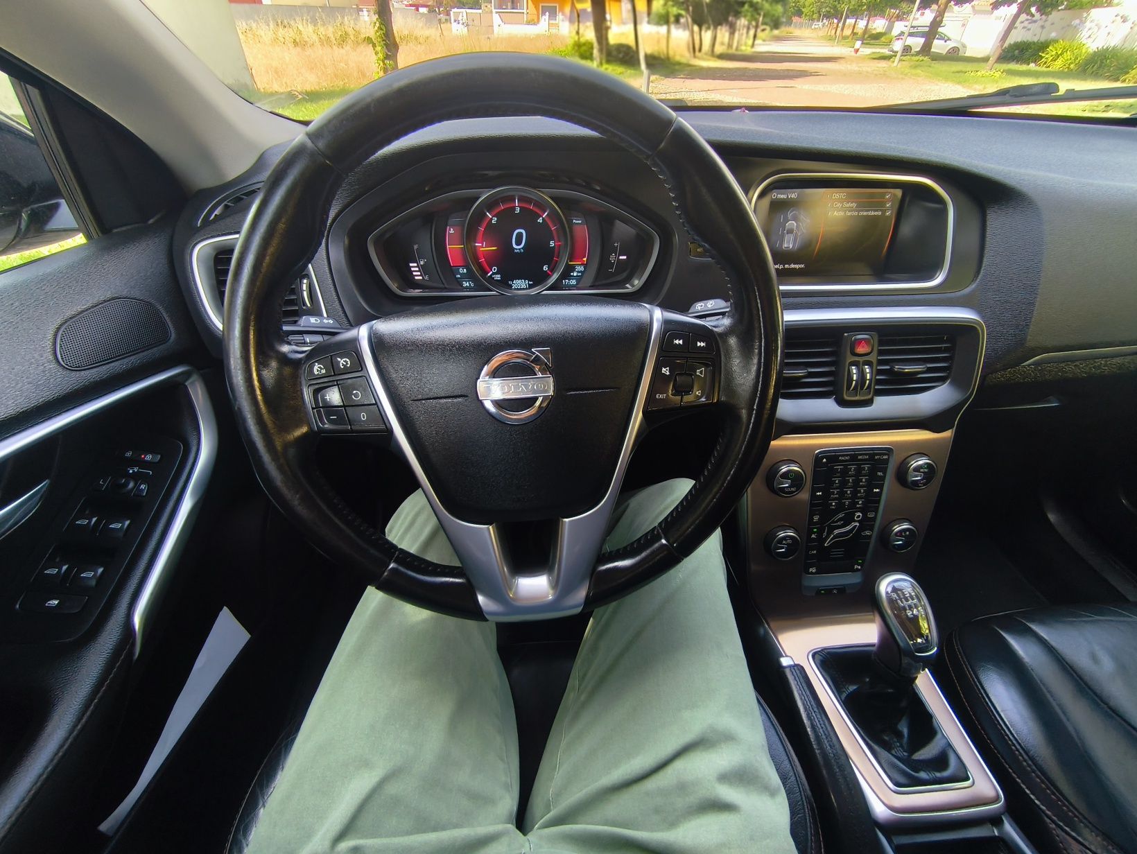 Volvo v40 Cross country